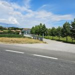 Dve osobe poginule, pešak povređen