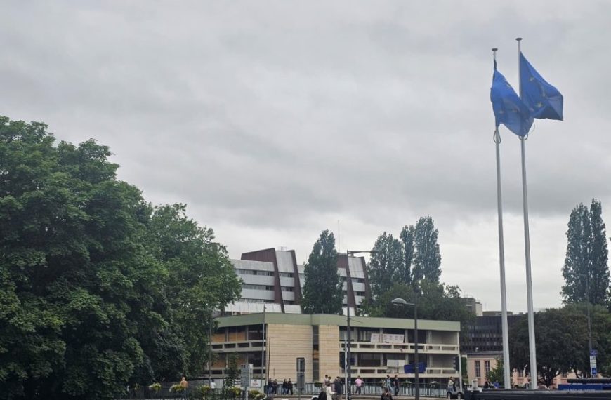 EU duboko zabrinuta zbog izmene Zakona o Specijalizovanim većima Kosova