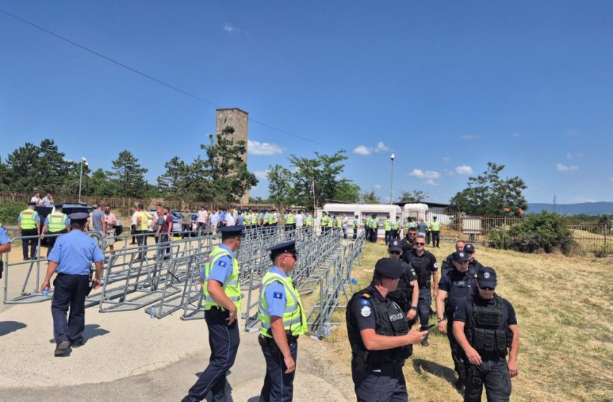UNS: Nedopustivo pretresanje novinarke KoSSev-a na Gazimestanu