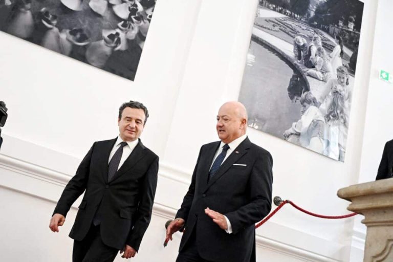 Kurti u Beču sa austrijskim kancelarom Kristijanom Štokerom