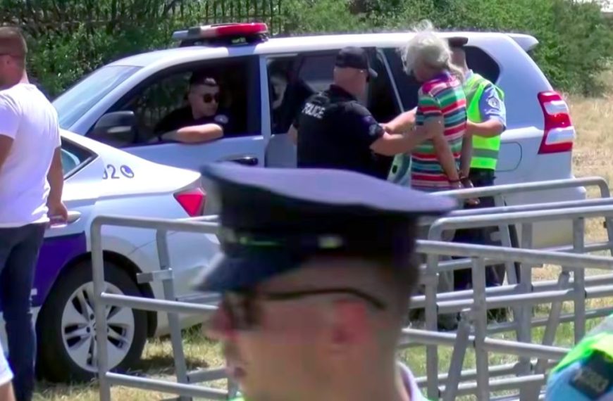 Kim: Privedene sa Gazimestana policija fizčki maltretirala i ponižavala