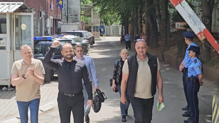 Radojević i Zaporožac pušteni nakon privođenja; Policija: Prekršajna mera zbog vandalizma