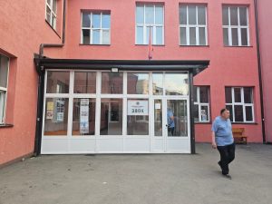 Vanredni parlamentarni izbori na Kosovu (iz minuta u…