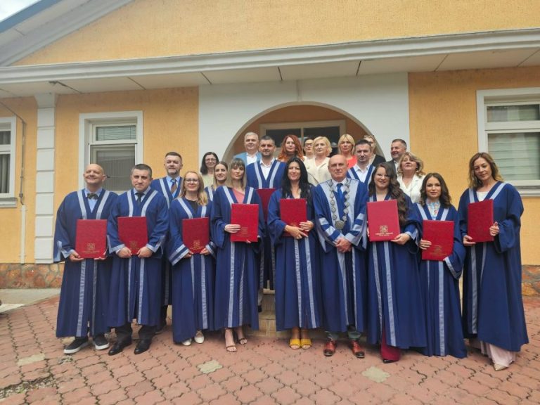Promovisano 11 doktora nauka na Univerzitetu u Prištini sa privremenim sedištem u Kosovskoj Mitrovici