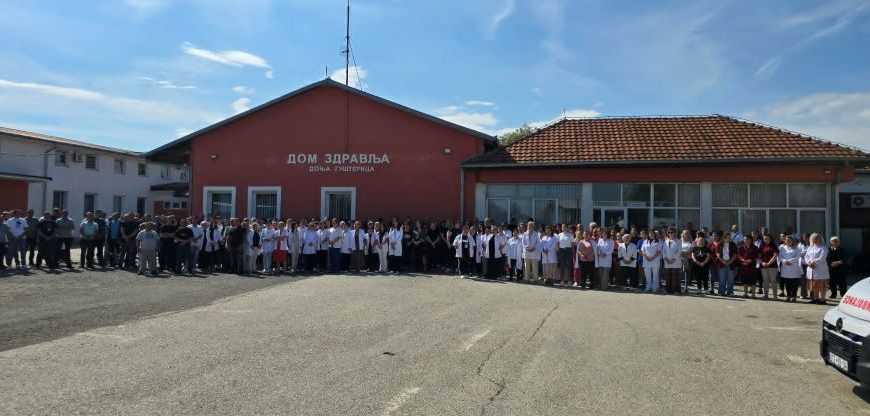 Nastavljeni protesti podrške uhapšenim direktorima na centralnom Kosovu