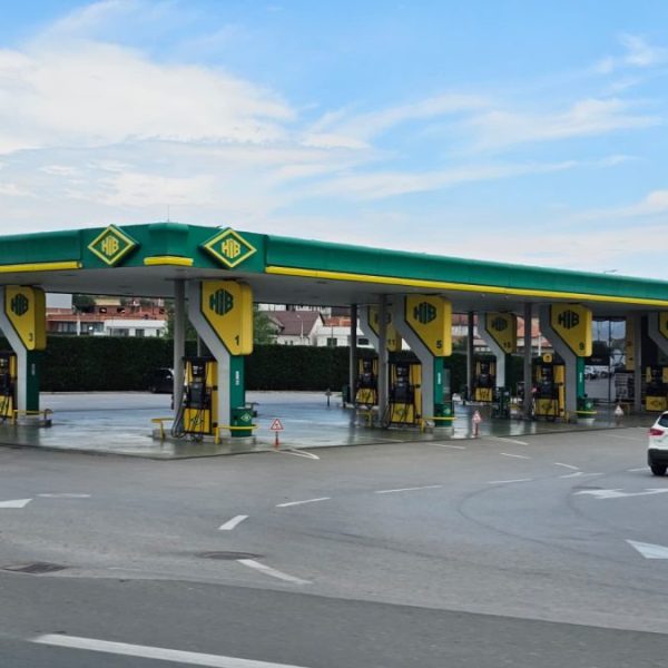Dizel pojeftinio, benzin poskupeo