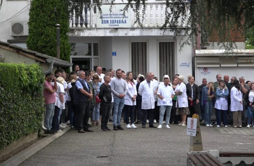 Skupovi podrške uhapšenim direktorima nastavljeni i danas na centralnom Kosovu