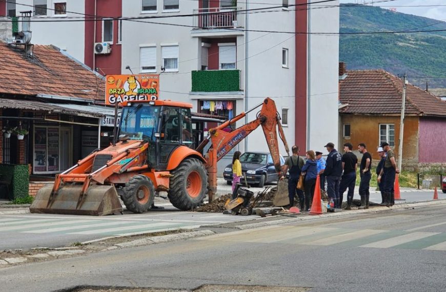 Radovi na vodovodnoj mreži u Knjaza Miloša u Severnoj Mitrovici