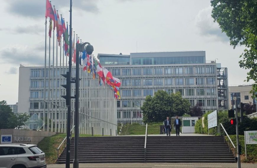 NATO najavio postepeno smanjenje KFOR-a: Bezbednost na Kosovu poboljšana poslednjih godina