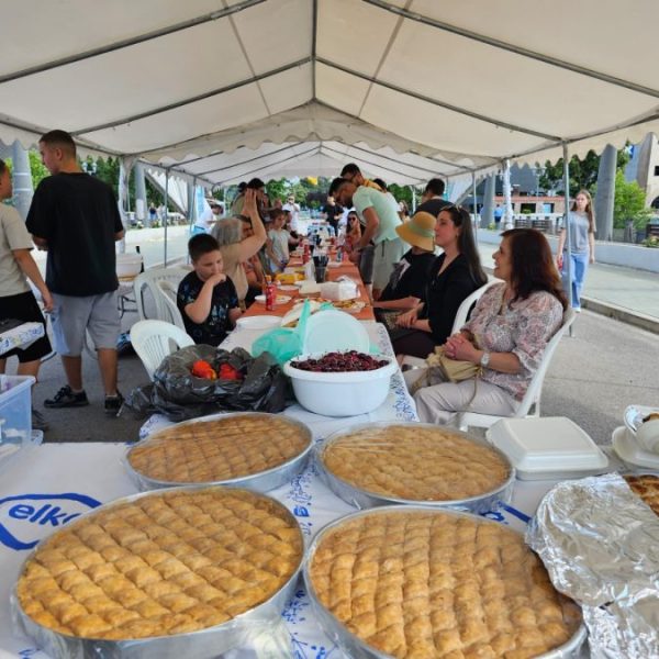 Most kao trpeza: „Večera bez…