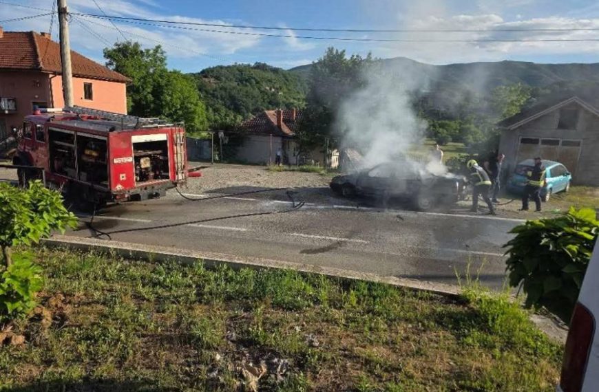 Kod Sočanice izgoreo automobil, sumnja se na kvar instalacija