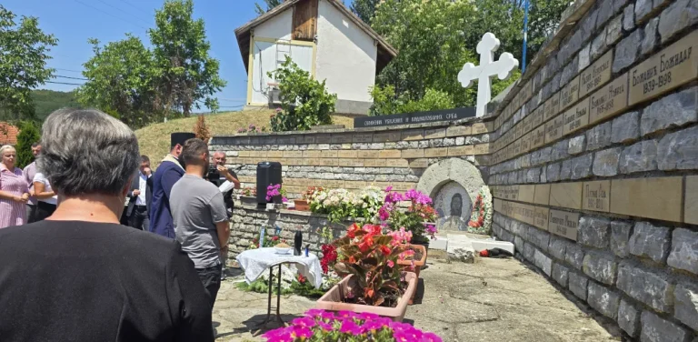 Velika Hoča: Obeležena godišnjica stradanja Srba u orahovačkom kraju