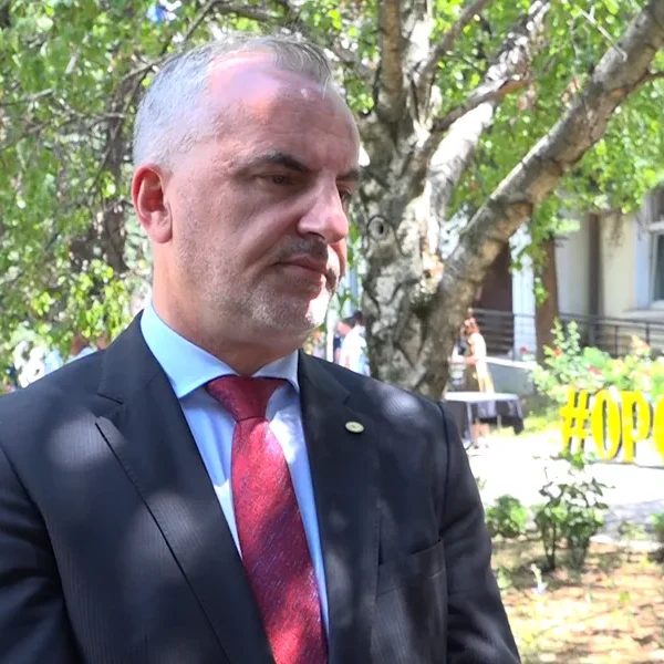 „Dalje ruke od imovine Univerziteta…