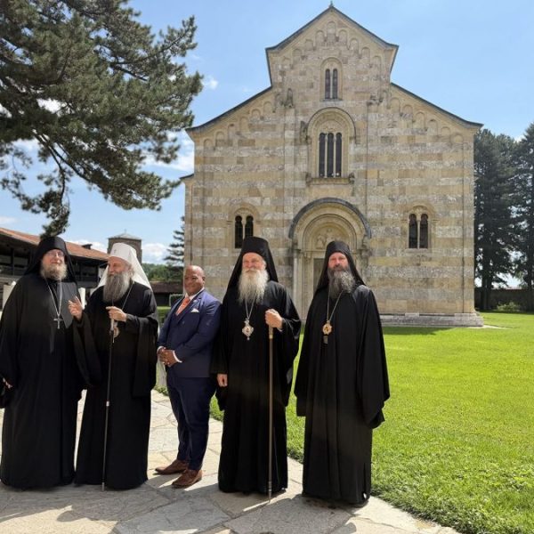 Pastor Berns pozvao Prištinu da…