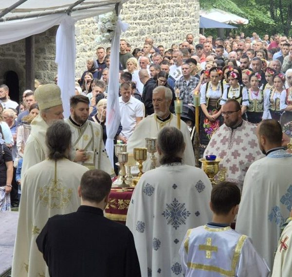 Na Petrovdan više hiljada vernika&hellip;