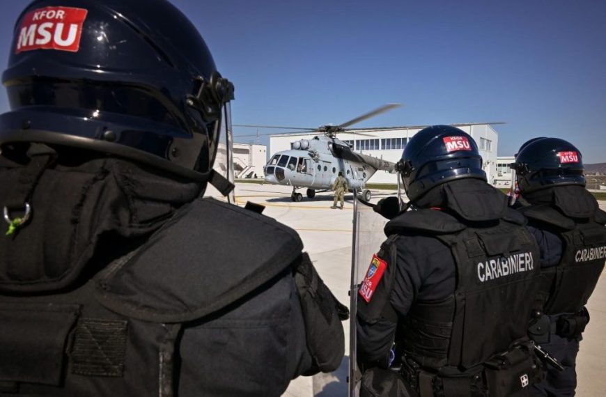 KFOR: Obuka helikopterima u Prištini