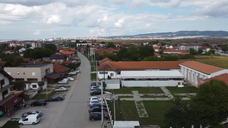Pucnjava u Lapljem Selu u blizini škole, privedene dve osobe