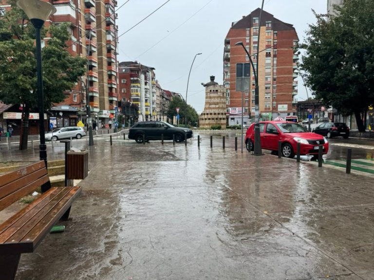Na Kosovu danas pljuskovi sa grmljavinom, krajem sedmice tropske temperature