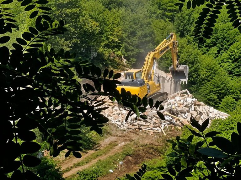 Otadžbina i SNV KiM: Rušenje vikendica na Gazivodama ima za cilj promenu etničke strukture