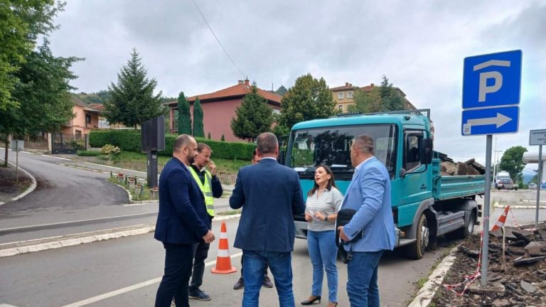 Počela rekonstrukcija trotoara u Ulici kralja Petra I u Severnoj Mitrovici