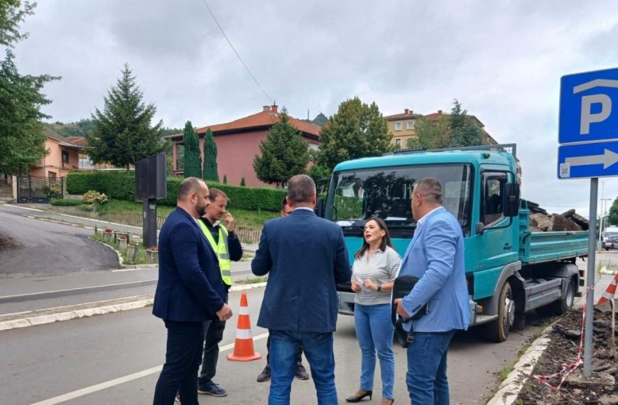 Počela rekonstrukcija trotoara u Ulici kralja Petra I u Severnoj Mitrovici