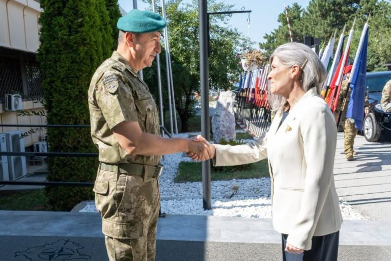 Komandant KFOR-a sa američkom senatorkom o bezbednosnoj situaciji