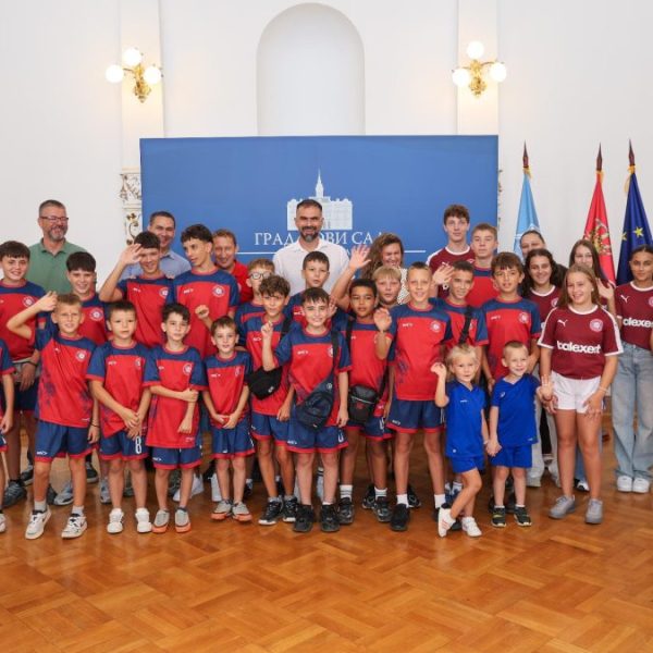 Gradonačelnik Novog Sada ugostio decu&hellip;