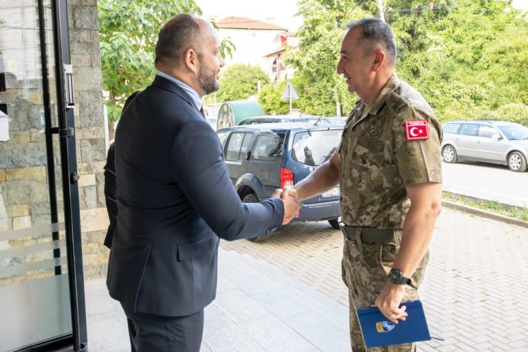 Severna Mitrovica: Sastanak gradonačelnika sa komandantom KFOR-a