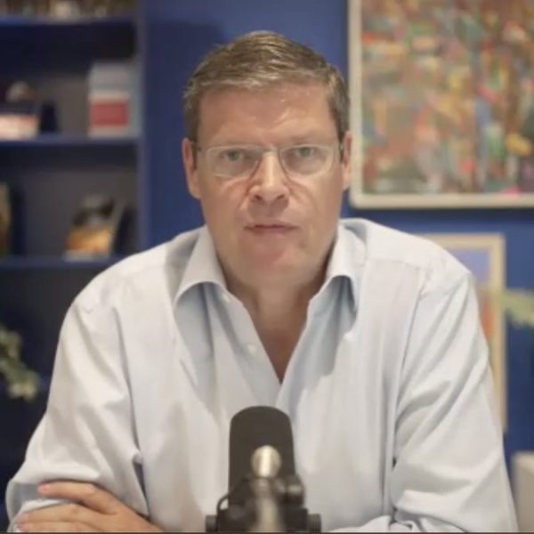 Džejms Ker-Lindzi: „Kosovo je primer u kojoj su sve strane dosledno birale loše poteze“