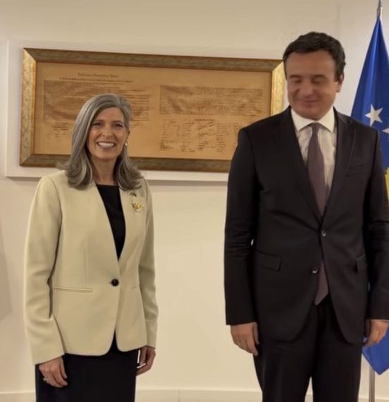 Kurti: Bondstil treba da postane stalna američka baza na Kosovu