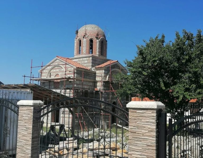 Fondacija „Porodica“ donirala 20.000 evra za izgradnju hrama Svetog Nektarija u Lapljem Selu