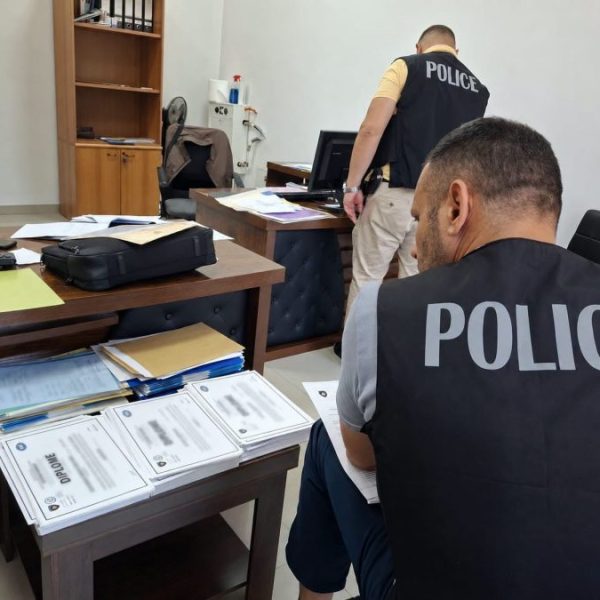 Uhapšen zbog izdavanja 1.679 diploma…