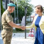 Komandant KFOR-a sa šeficom Kancelarije…