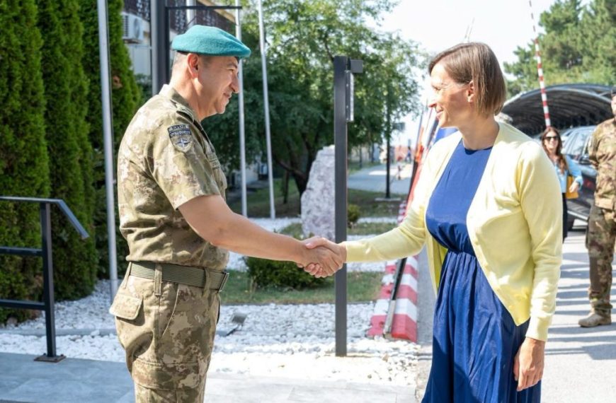 Komandant KFOR-a sa šeficom Kancelarije EU u Prištini o bezbednosnoj situaciji