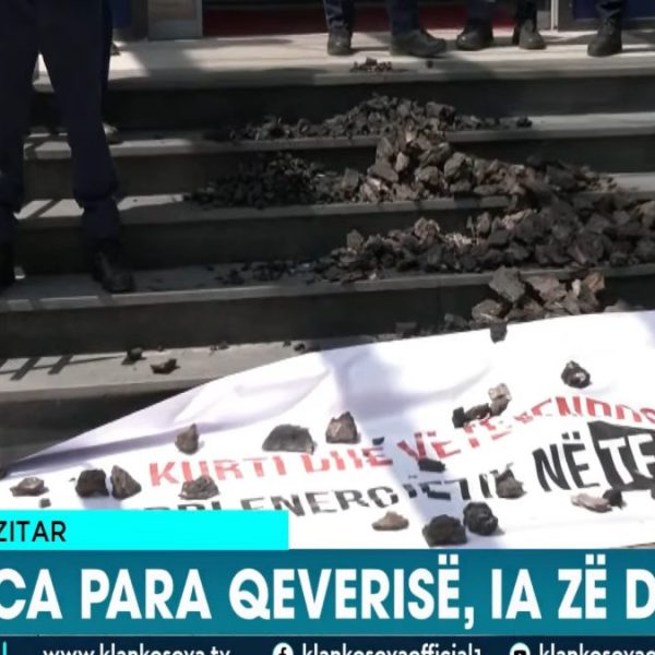 Poslanici Alijanse istovarili ugalj ispred&hellip;