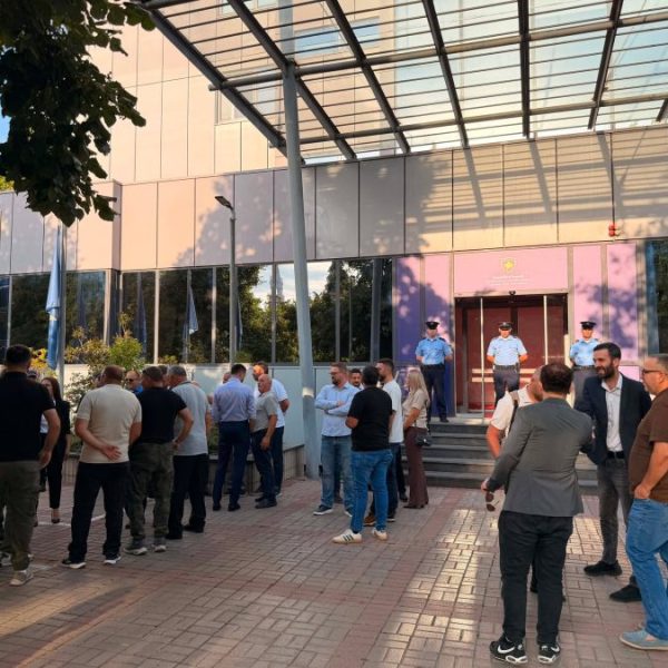 DPK ponovo blokirala ulaz u&hellip;