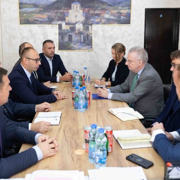 Šubel sa gradonačelnicima četiri opštine&hellip;