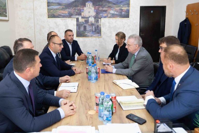 Šubel sa gradonačelnicima četiri opštine na severu Kosova