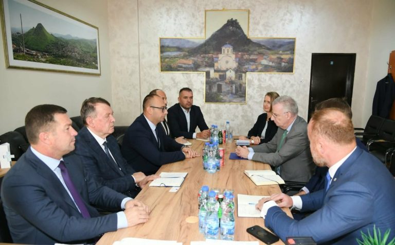 Srpska lista sa Šubelom o položaju Srba i problemima opština