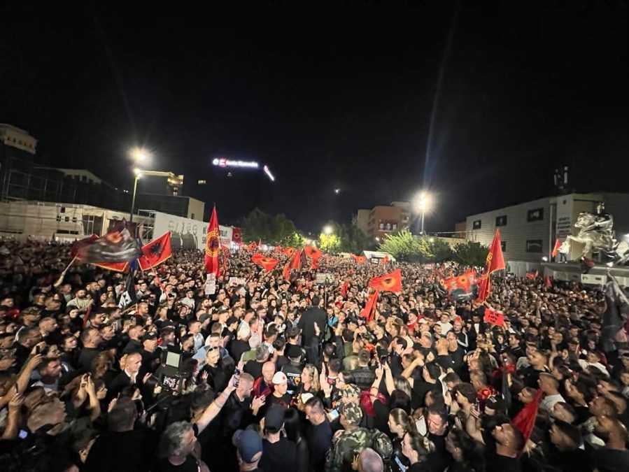 Protest u Prištini: „Nije nas ujedinila partija, već OVK“