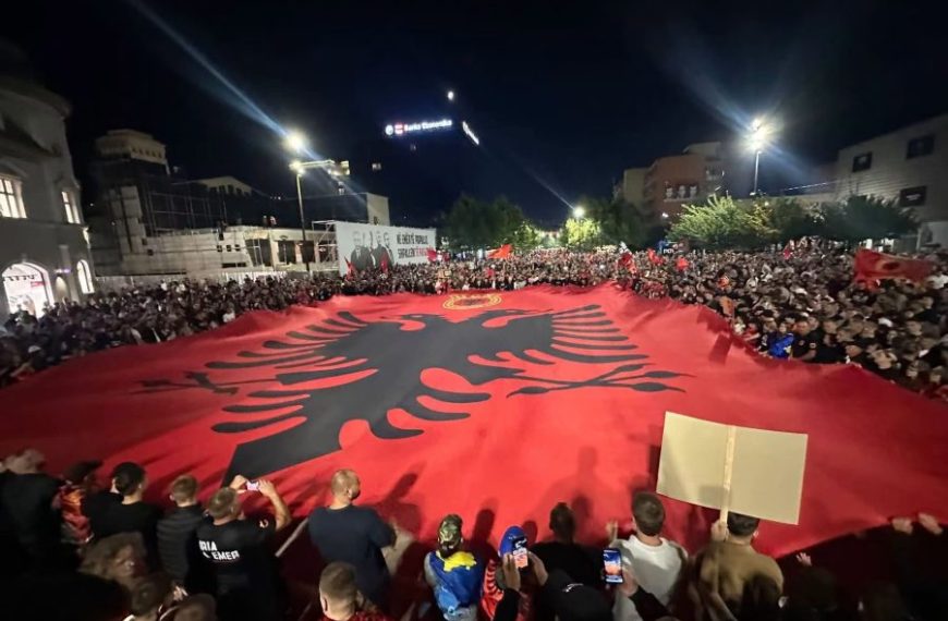 U Prištini večeras protest podrške bivšim čelnicima OVK, sutra studentski marš