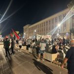 Protest ispred zgrade Vlade u&hellip;