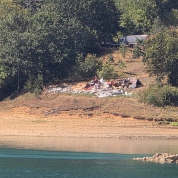 Srušena sala u selu Rezala&hellip;
