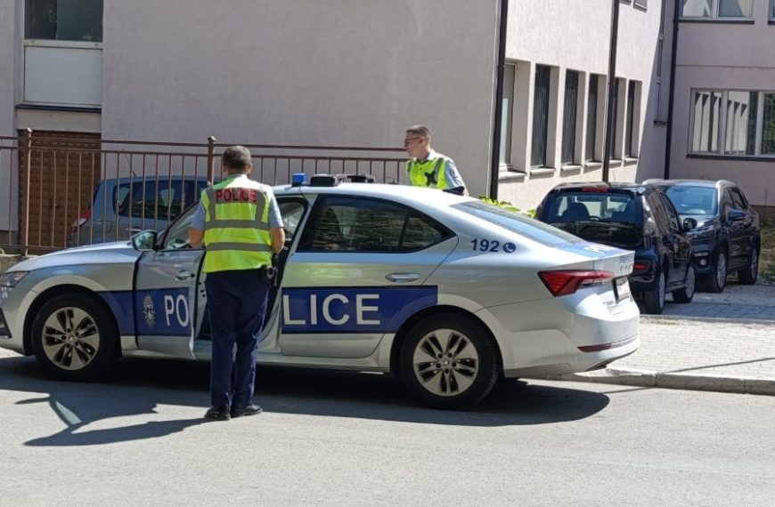 Policija apeluje na poštovanje zakona i najavljuje kazne zbog rizične vožnje nakon protesta u Prištini