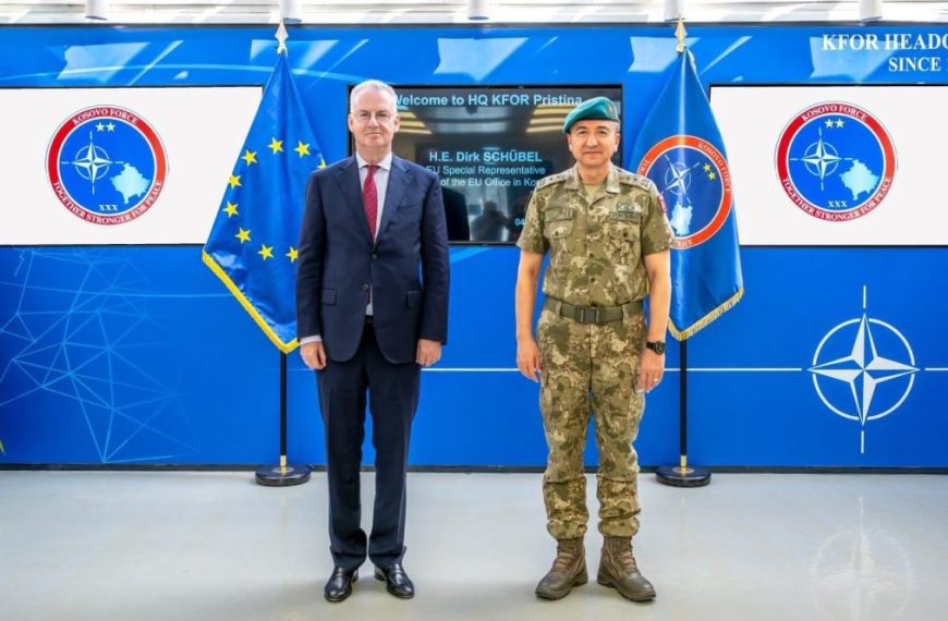Komandant KFOR-a sa specijalnim predstavnikom EU na Kosovu