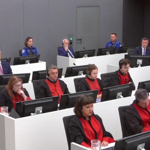 EU: Poziv na uzdržanost nakon…
