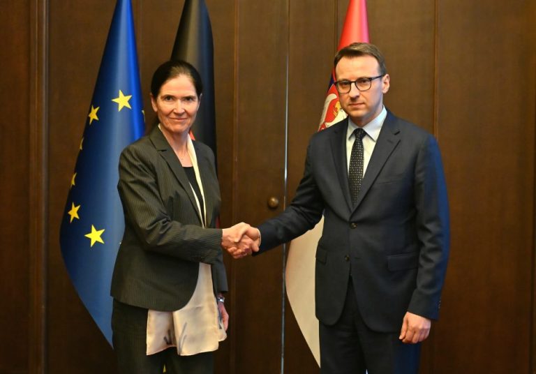 Petković upoznao nemačku ambasadorku sa teškim položajem Srba na Kosovu  