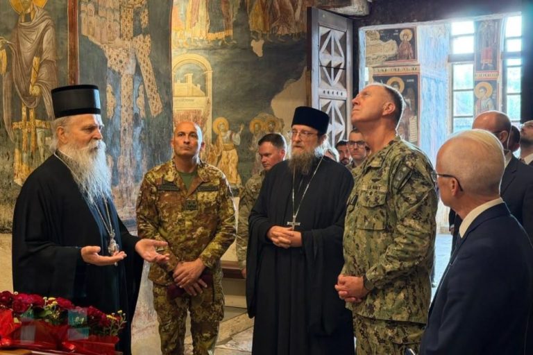 Vergori posetio manastir Gračanicu i sastao se sa vladikom Teodosijem