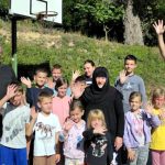 Novčana pomoć za 51 dete&hellip;