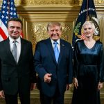 Kurti se prvi put sastao…
